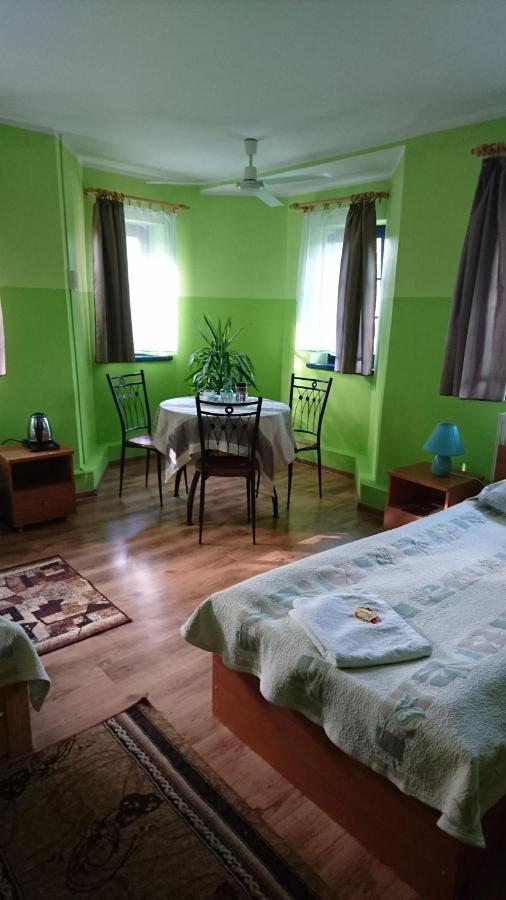 Hotelik Warmia -Pensjonat, Hostel ليدزبارك فارنيتسكي المظهر الخارجي الصورة