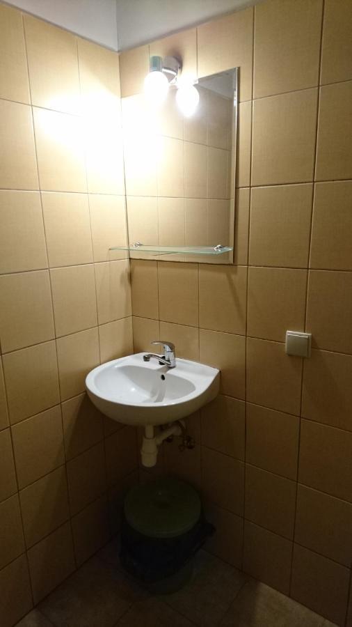 Hotelik Warmia -Pensjonat, Hostel ليدزبارك فارنيتسكي الغرفة الصورة