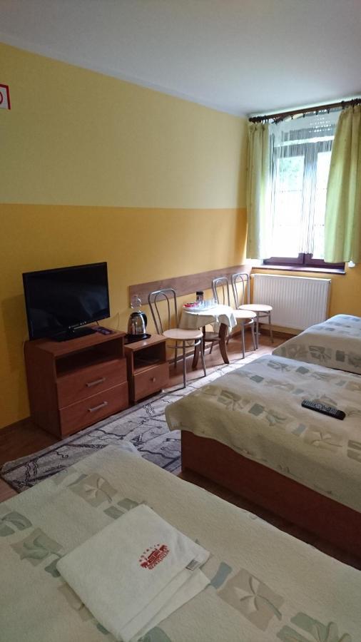 Hotelik Warmia -Pensjonat, Hostel ليدزبارك فارنيتسكي المظهر الخارجي الصورة