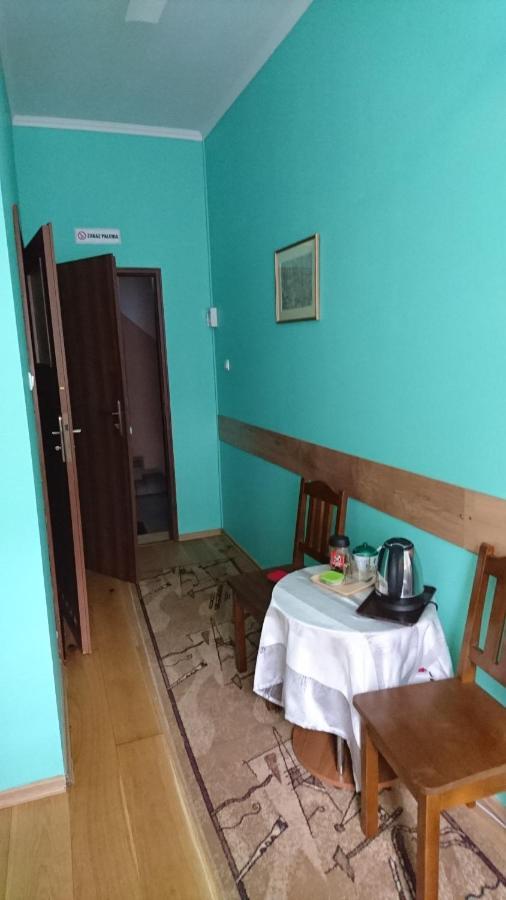 Hotelik Warmia -Pensjonat, Hostel ليدزبارك فارنيتسكي المظهر الخارجي الصورة