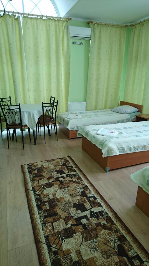 Hotelik Warmia -Pensjonat, Hostel ليدزبارك فارنيتسكي الغرفة الصورة