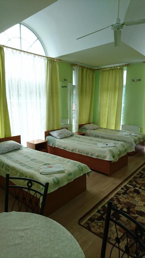 Hotelik Warmia -Pensjonat, Hostel ليدزبارك فارنيتسكي الغرفة الصورة