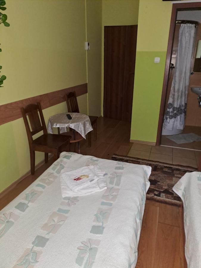 Hotelik Warmia -Pensjonat, Hostel ليدزبارك فارنيتسكي المظهر الخارجي الصورة