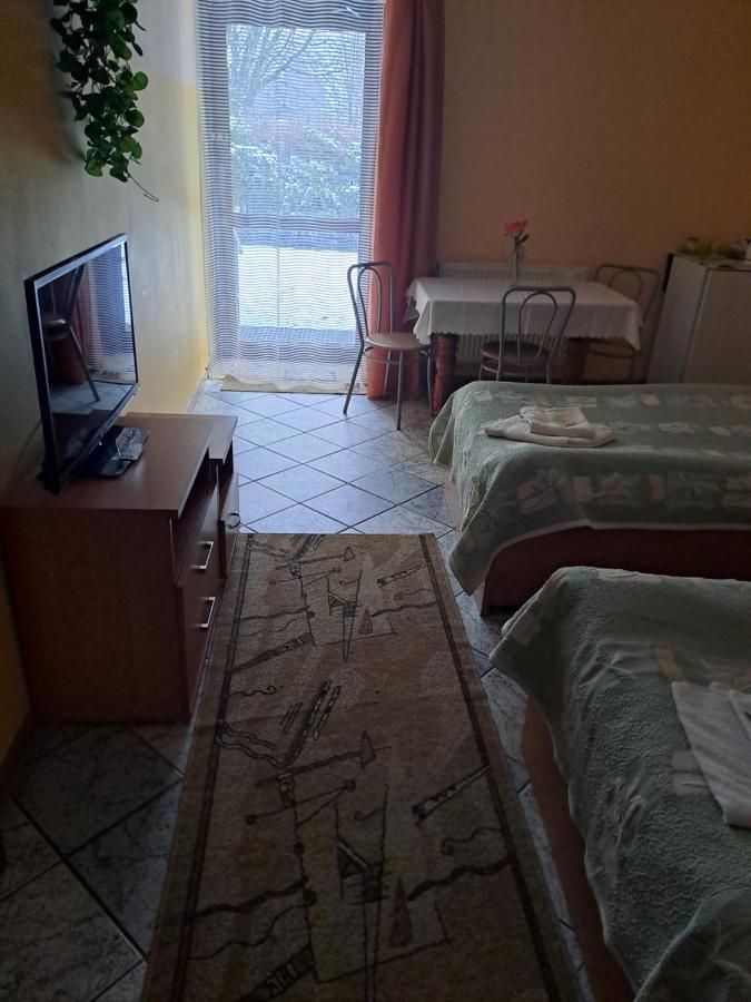 Hotelik Warmia -Pensjonat, Hostel ليدزبارك فارنيتسكي المظهر الخارجي الصورة
